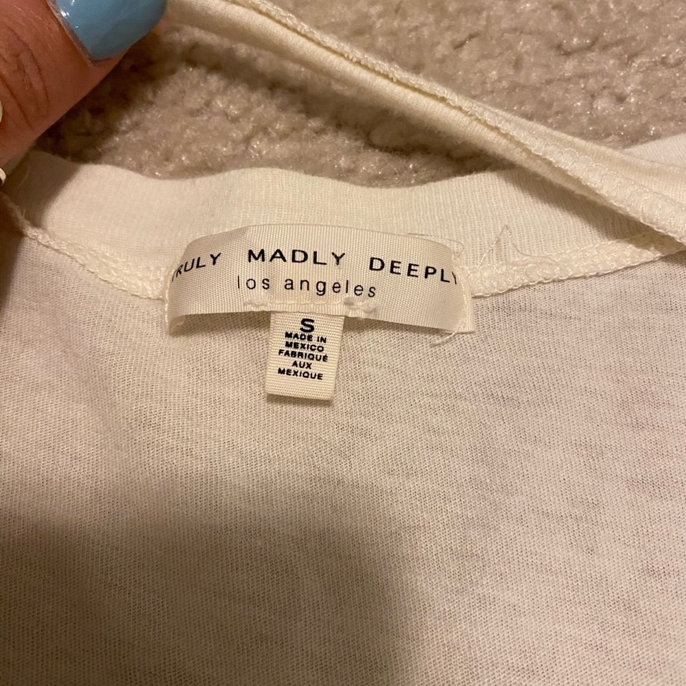 Basic white tee - Picture 2 of 2